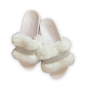 bamboo fuzzy bling slides